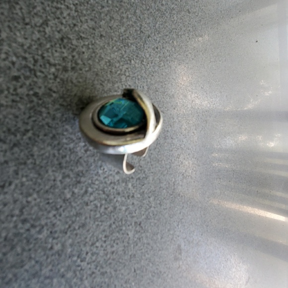 Ring - Picture 4 of 5